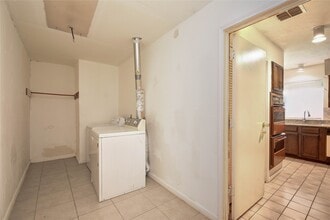 Building Photo - 9510 Huntington Way Dr