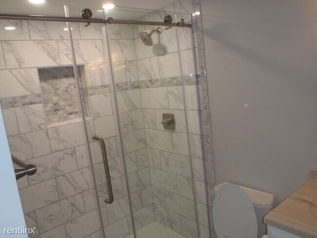 Building Photo - 2 br, 2 bath Condo - 7706 Meadow Road #225
