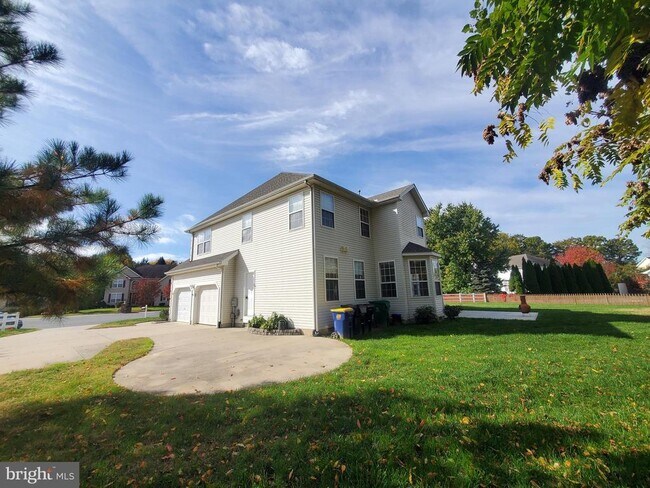 Foto del edificio - 5 Bandcroft Dr