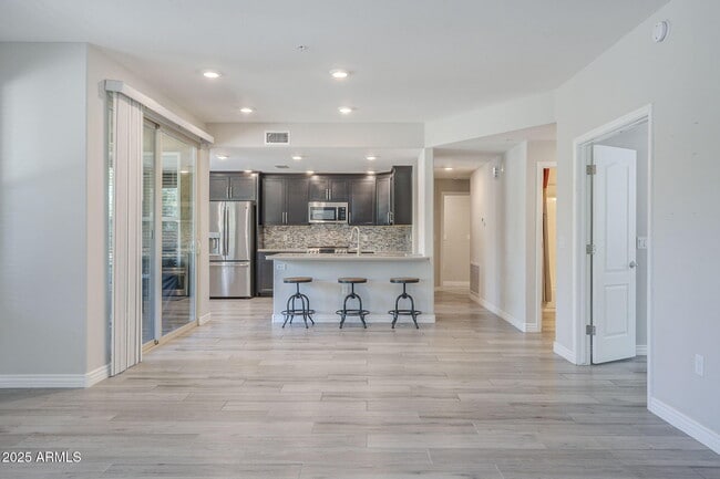Building Photo - 2425 W Bronco Butte Trl