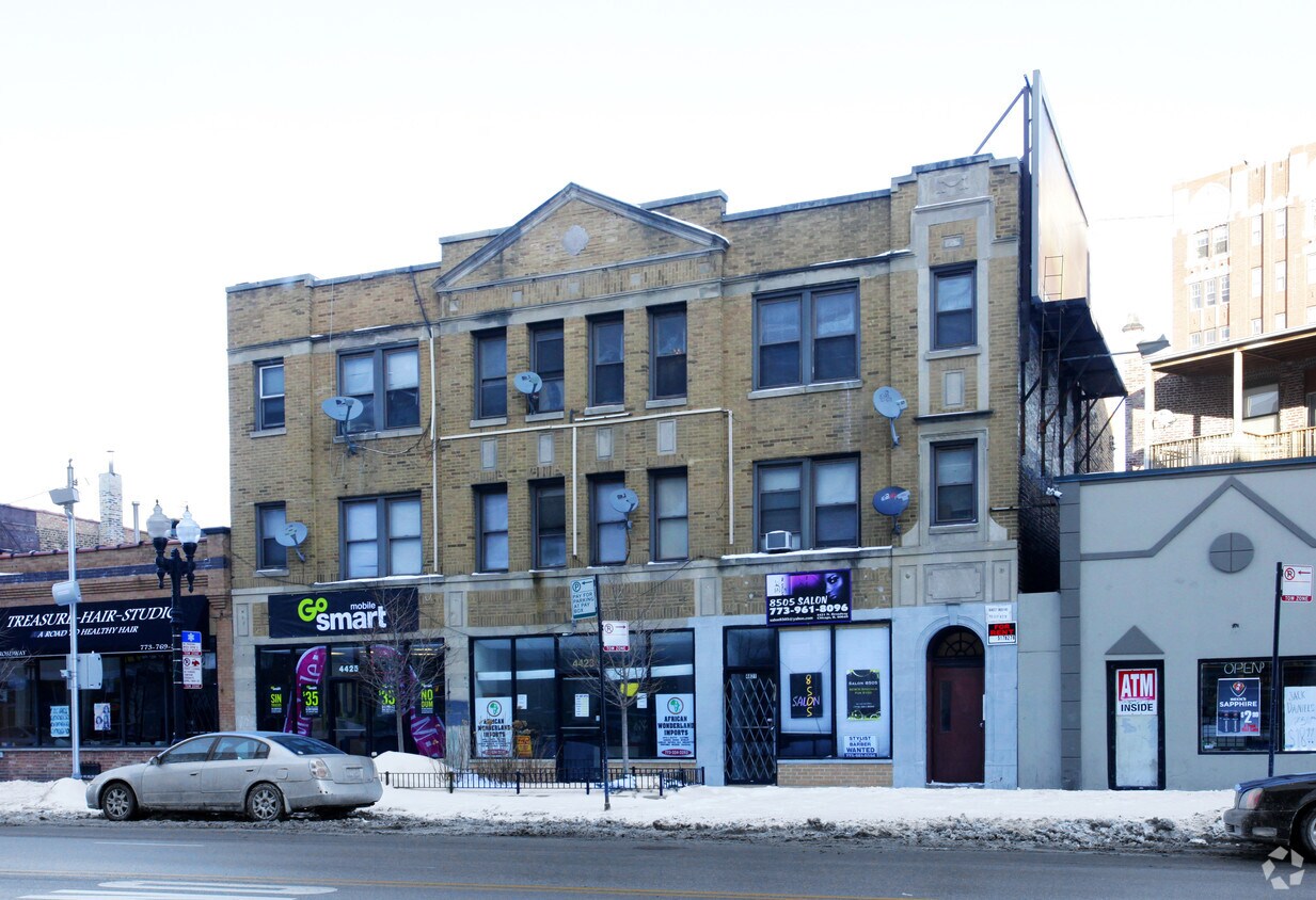 Building Photo - 4421-4425 N Broadway St