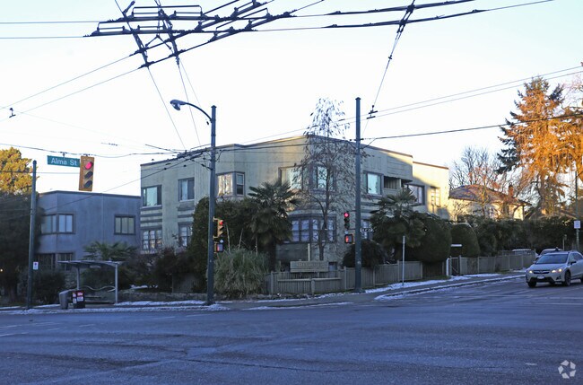 Building Photo - Greensleeves Apartments