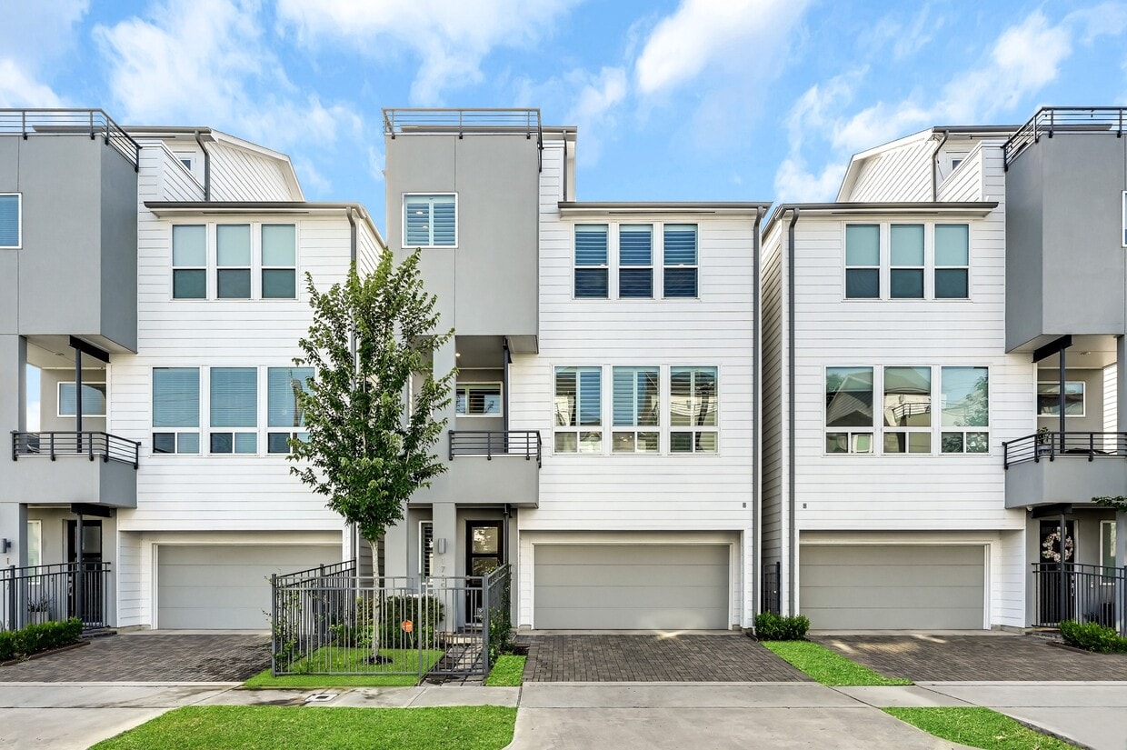 Foto principal - 1715 Goliad St