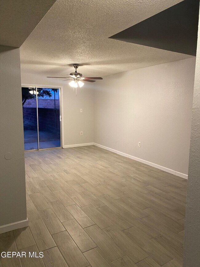 Foto del edificio - 3570 Oasis Dr