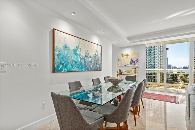 Foto del edificio - 901 Brickell Key Blvd