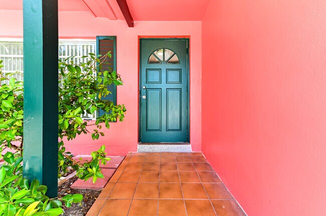 Foto del edificio - 713 NE 17th Terrace