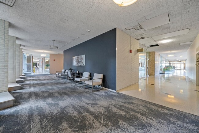Building Photo - 3950 N Lake Shore Dr