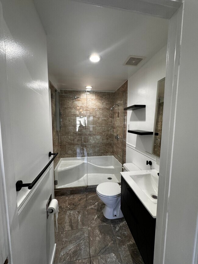 baño - 180 Summerfield Ave