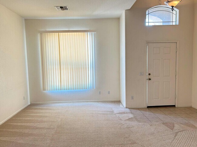 Building Photo - MOUNTAIN VISTA RANCH HOME WITH POOL!