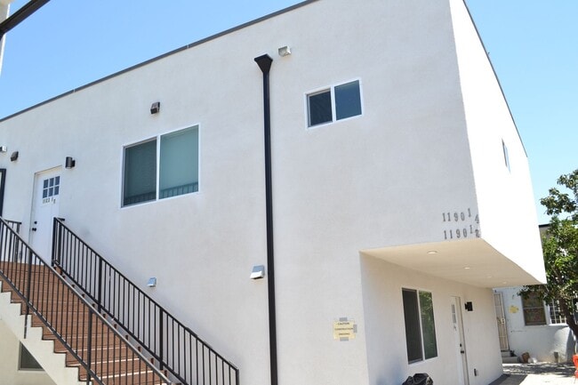 Building Photo - ??2-Bed, 2-Bath ADU Newly Built with Central AC, Parking & Solar – Available Now!