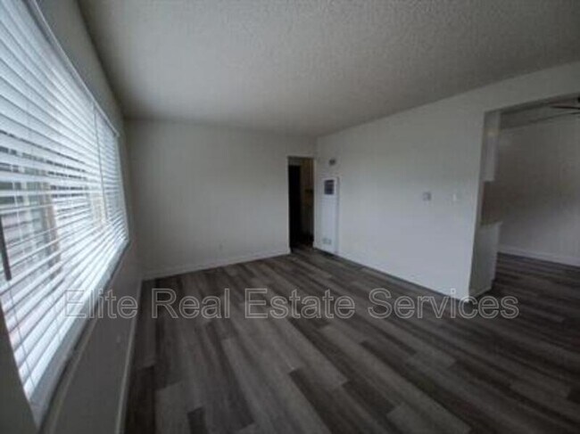 Foto del edificio - 1526 Chalmers St