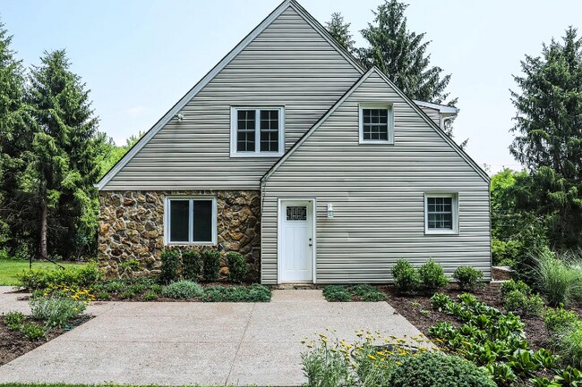 Foto del edificio - 3981 Willow Creek Dr