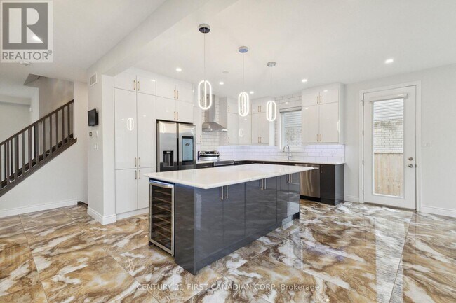 Building Photo - 1707 Aukett Dr