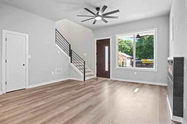 Livingroom - 569 Middle St SW