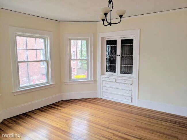 Building Photo - 4 br, 2 bath Townhome - 413 Hope St