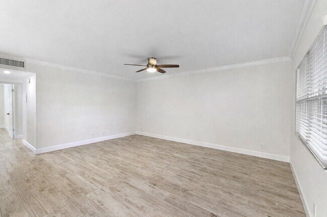 Foto del edificio - 347 Capri H