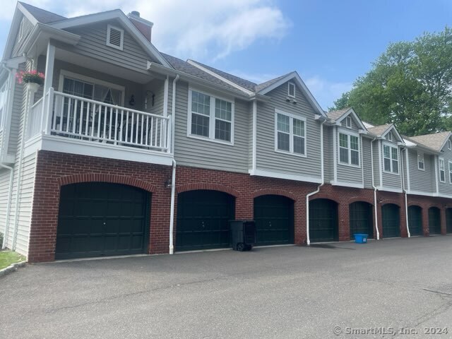 Foto del edificio - 285 Mayfield Dr