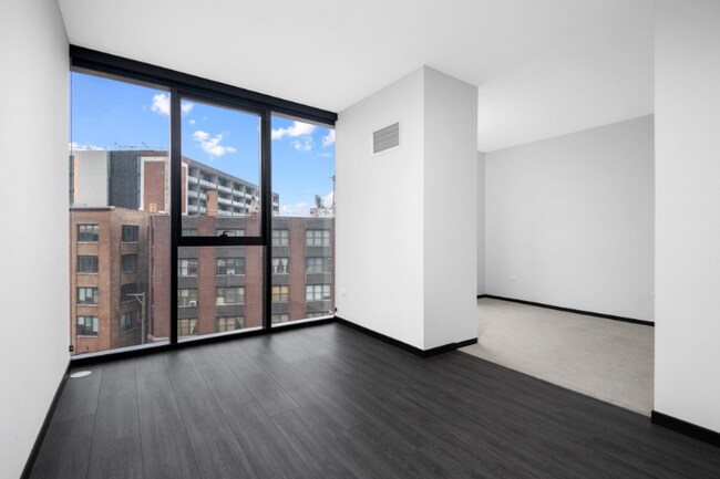 Building Photo - 1414 W Randolph St