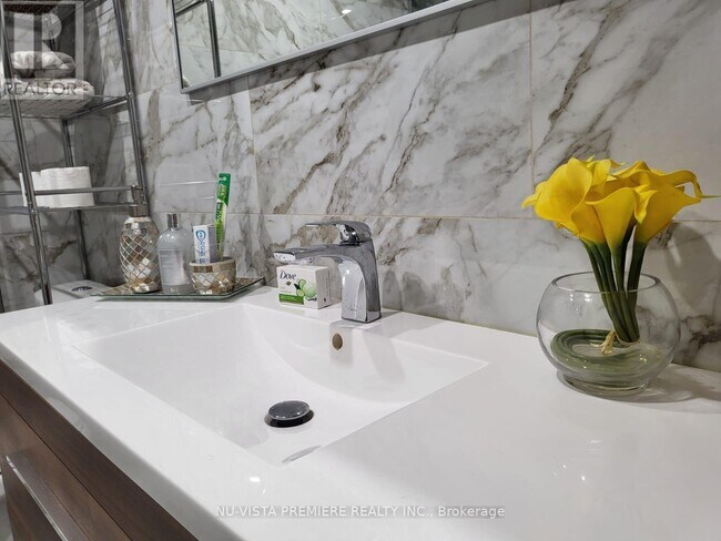 Photo du bâtiment - 1807 Brunson Way