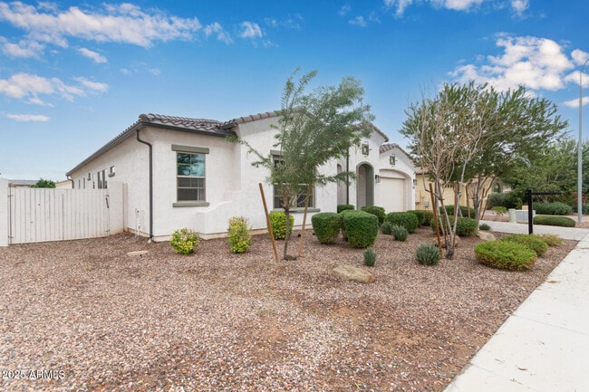 Building Photo - 11807 W Pkwy Ln