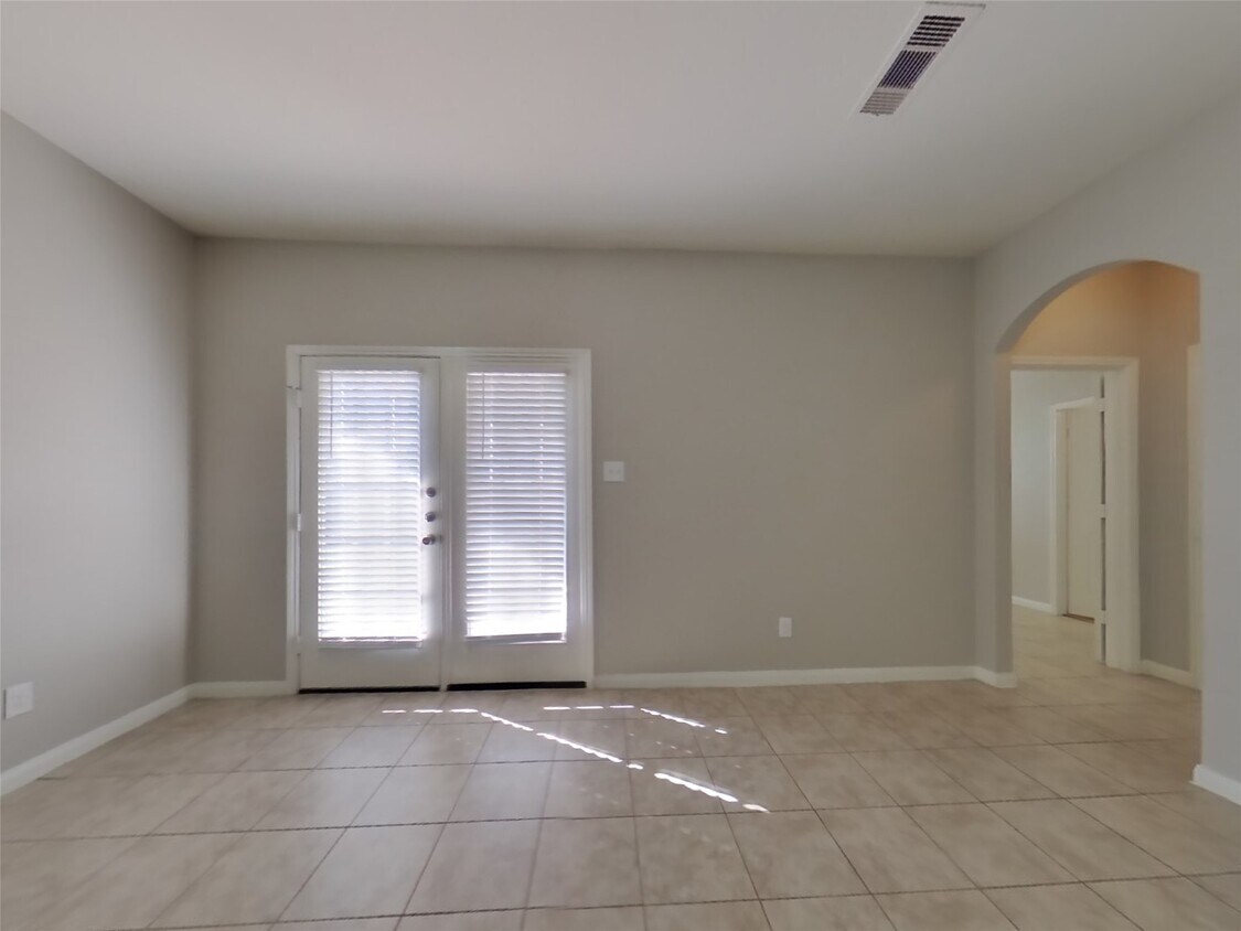 Foto principal - 1020 Heritage Timbers Dr