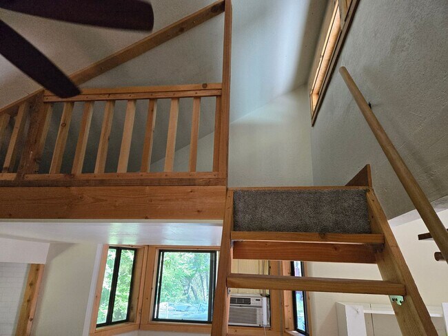 Building Photo - Tiny Home Available off Lime Kiln Rd Close...