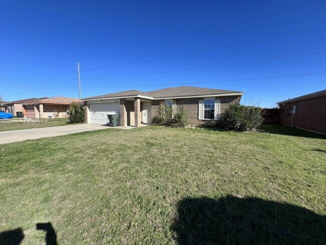 Building Photo - 4115 Mustang Dr