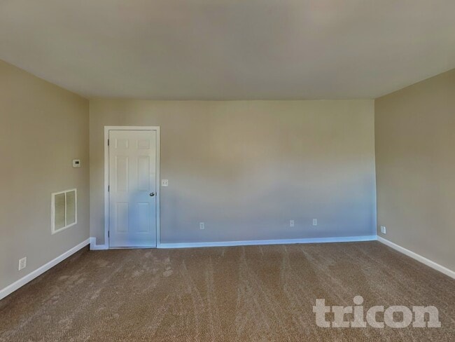 Building Photo - 684 Emporia Loop