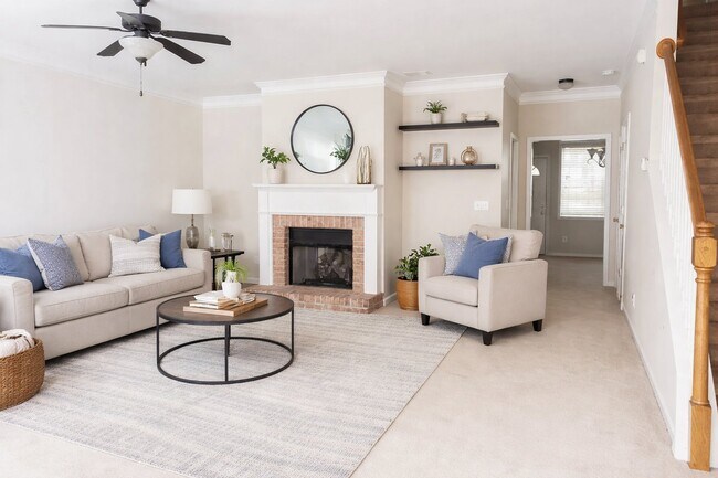 Foto del edificio - 1314 Guilderoy Ln