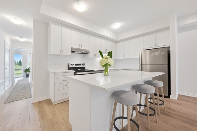 Building Photo - 167 Reverie Way