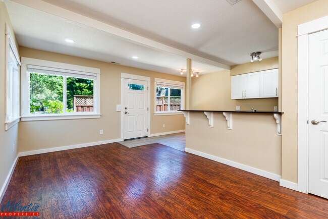 Building Photo - 194 Bean Creek Rd