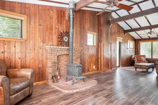 Building Photo - 9100 SW 81st Ave