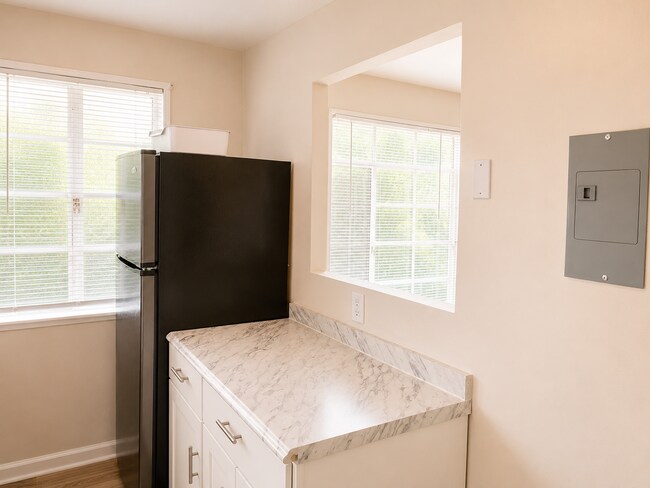 Building Photo - 2026 Move-In Special – $500 LEASE SIGNING BONUS!! Updated 1-Bedroom Condo in Southeast DC – Utili...