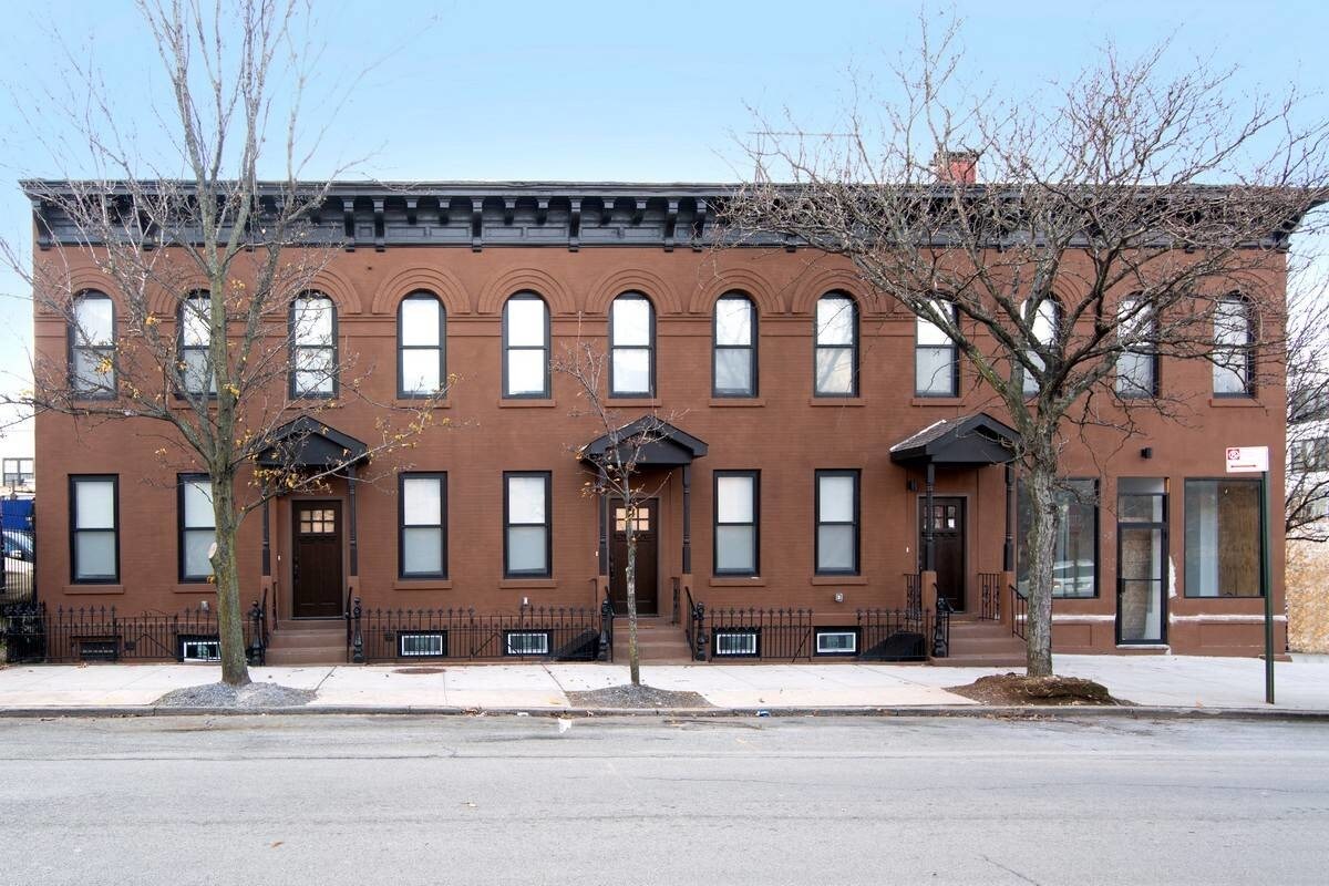 Primary Photo - 292 Howard Ave