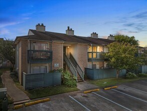 Building Photo - 250 El Dorado Blvd