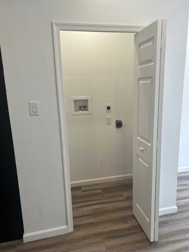 Photo - 12th st Apartment