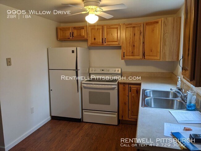 Building Photo - 9905 Willow Dr