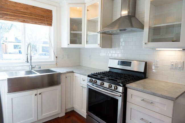 Building Photo - Wow! What a Great Home! Available Now!