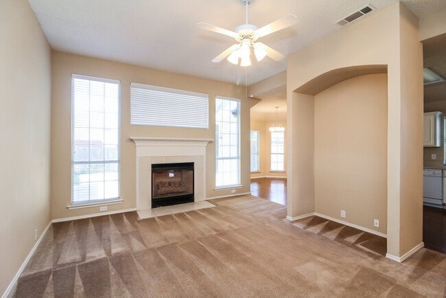 Building Photo - 10705 Camelot Dr