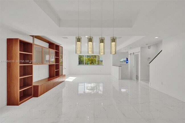 Foto del edificio - 10065 Bay Harbor Terrace