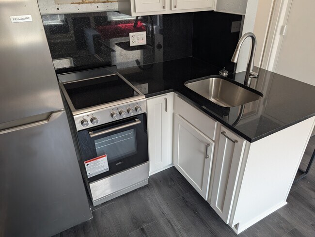 Foto del edificio - 5527 Howe St