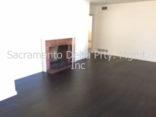 Building Photo - 2040 Neptune Way