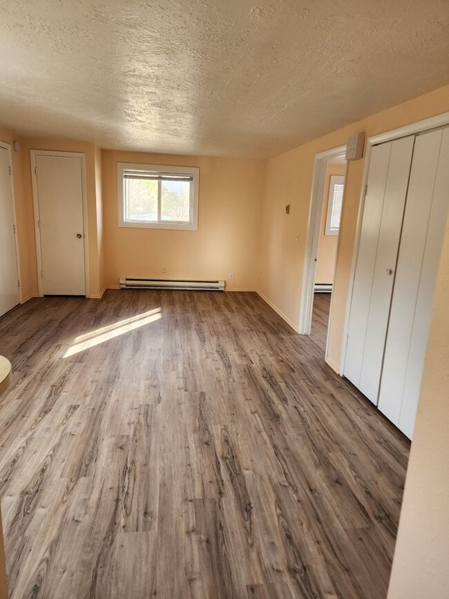 Building Photo - 354 Orchalara Ave