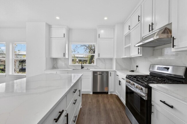 Foto del edificio - 3411 Nance St