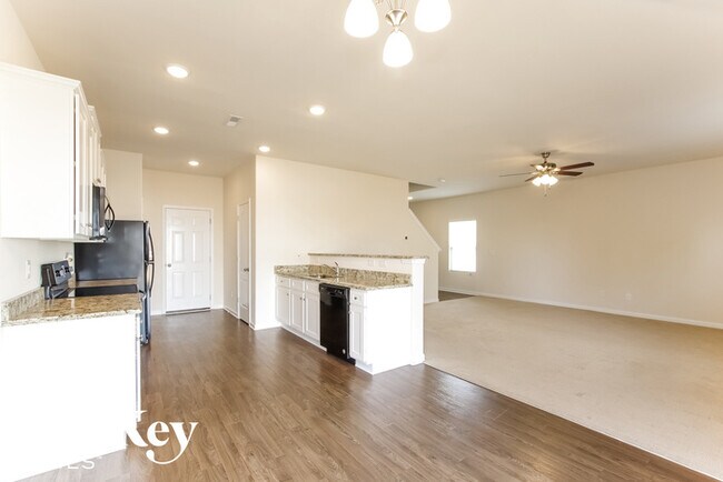 Building Photo - 9537 Weikert Rd