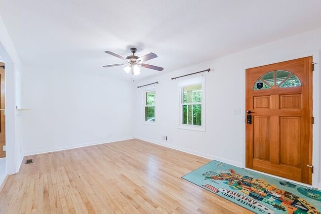 Foto del edificio - 6758 Campground Rd