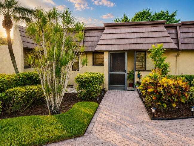 Building Photo - 4501 Fountains Dr