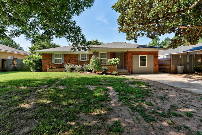 Primary Photo - Fully Renovated 4 Bed, 2 Bath Near Campus!