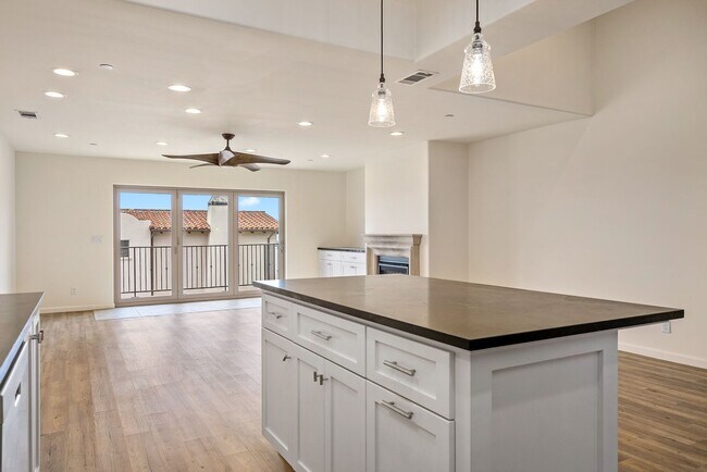 Foto del edificio - This Sunset Beach Estates Townhome will ha...