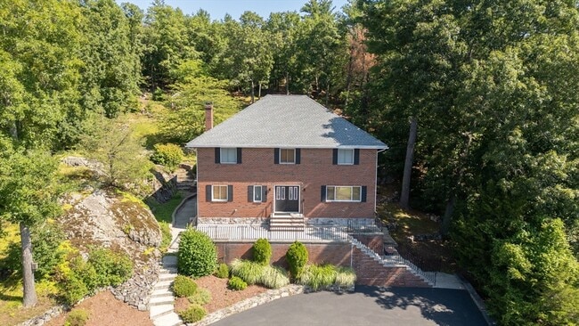 Building Photo - 12 Parkway Dr